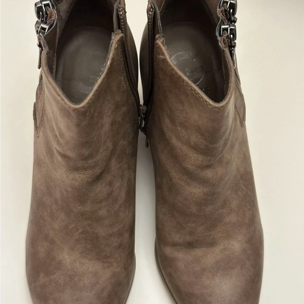 Guess Brown Ankle Boots with Suede Finish - Picture 4 of 6